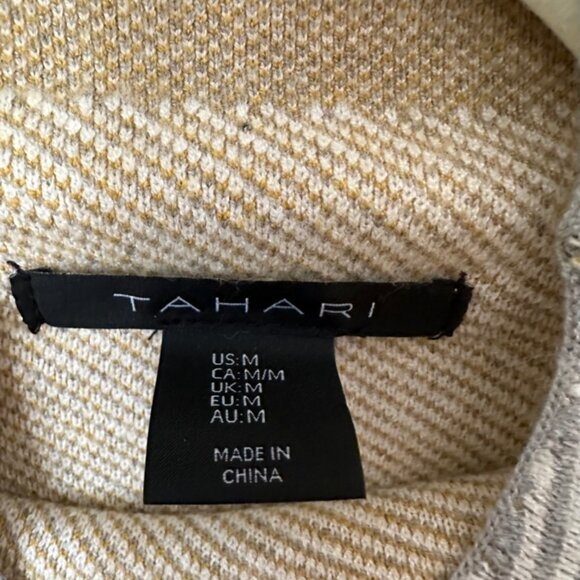 High collar, plaid sweater - Picture 3 of 3